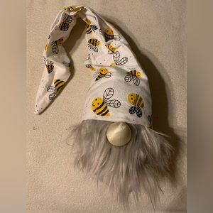 Bee gnome